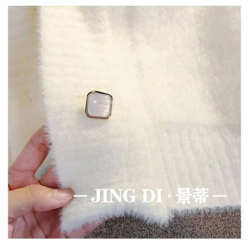 Girl White Cardigan Autumn Knitwear Shorty Short Style Coat Fashion Temperament Lazy Wind Tops Female Fluffy Sweater Wholesale Z260314