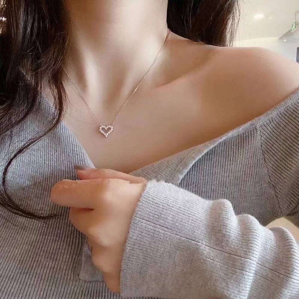 Fashion Hollow Heart Pendant for Women Romantic Zircon Simple Necklace Trendy Jewelry Gift Accessories H260312