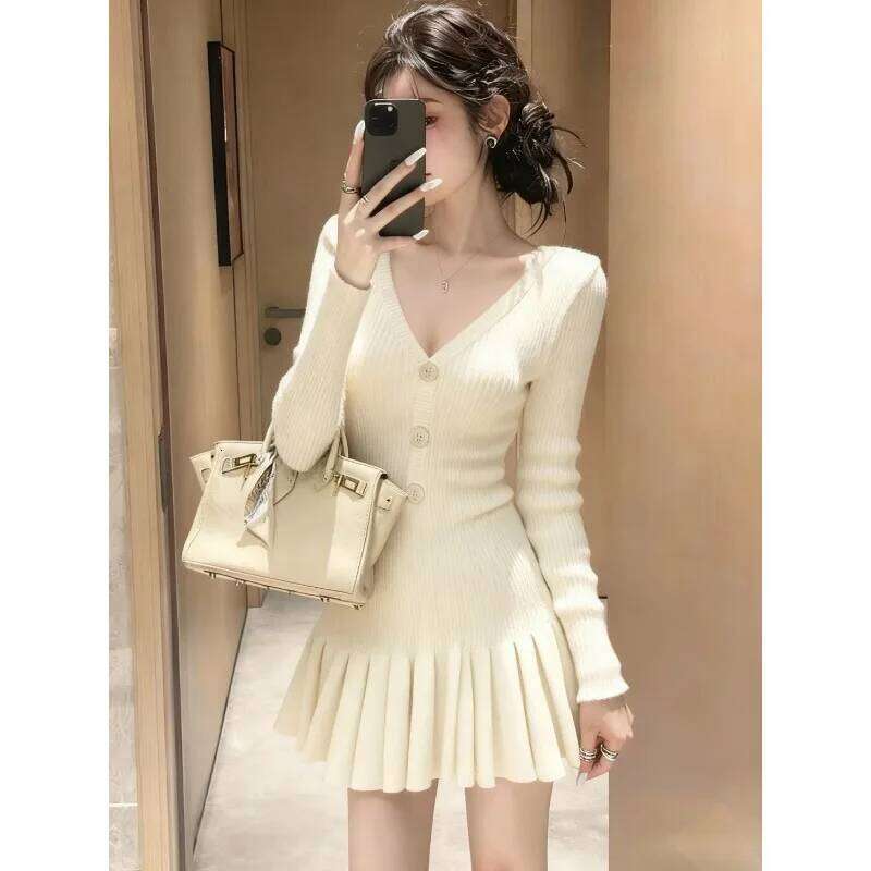 Autumn Winter Gentle and High-end Solid Color V-neck Long-sleeved Button-stitched Elegant Knitted Dress Z260313