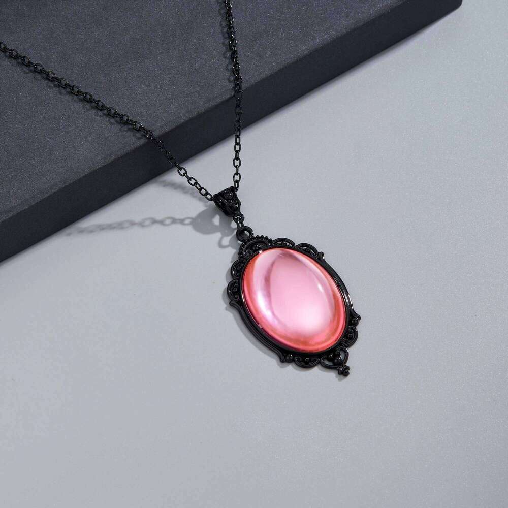 New Vintage Gothic Vampire Relief Pendant Necklace for Men Women Exquisite Fashion Witchcraft Jewelry Collar Gift Choker H260312
