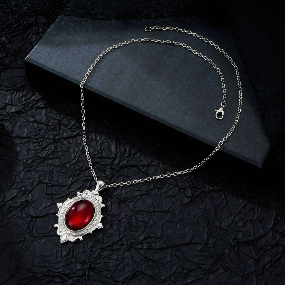 European and American Trend Gothic Green Red Vampire Mysterious Pagan Witch Jewelry Retro Relief Pendant Necklaces Gift H260312