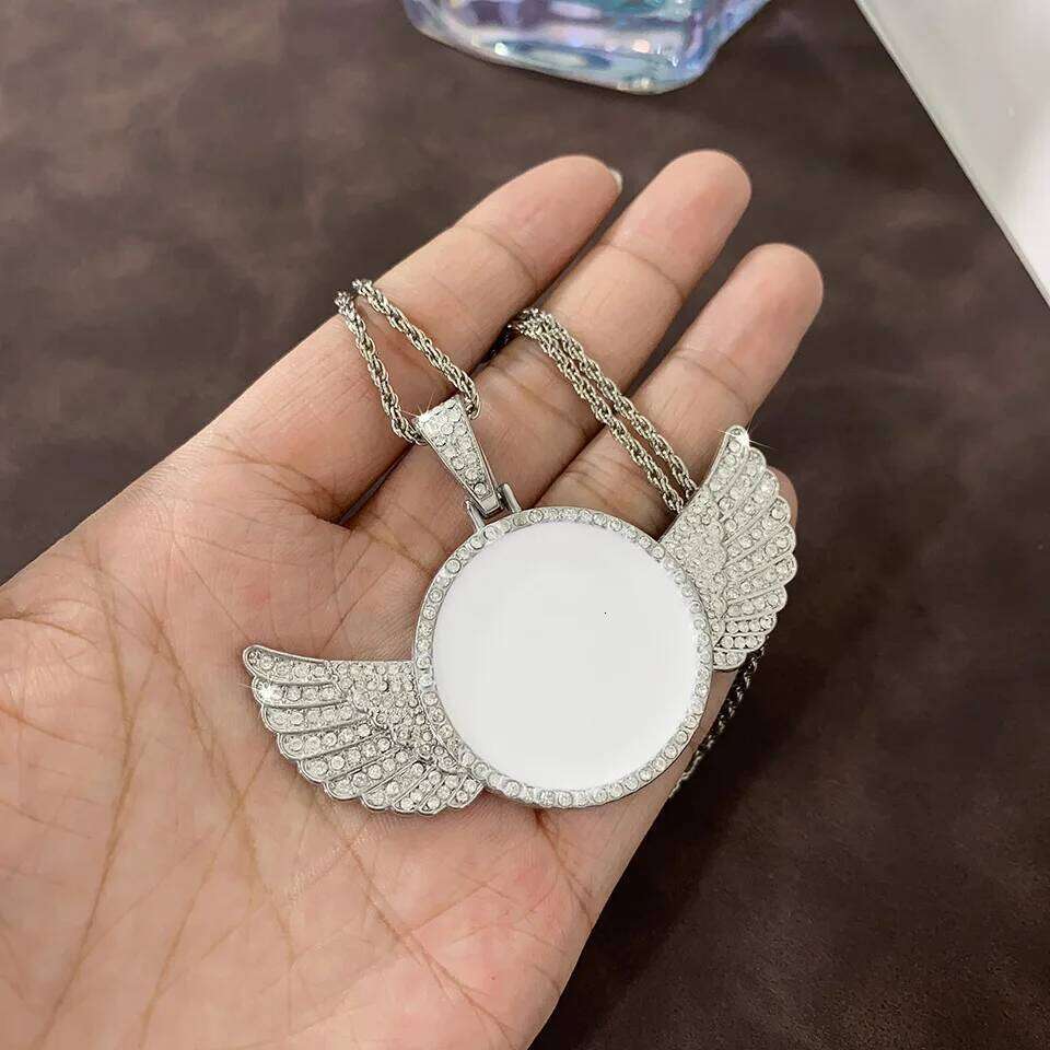 Fashion Hip-hop Wings Pendant Personalized Stickers Solid Photo Frame Zircon Necklace Couple Holiday Gift Jewelry H260312