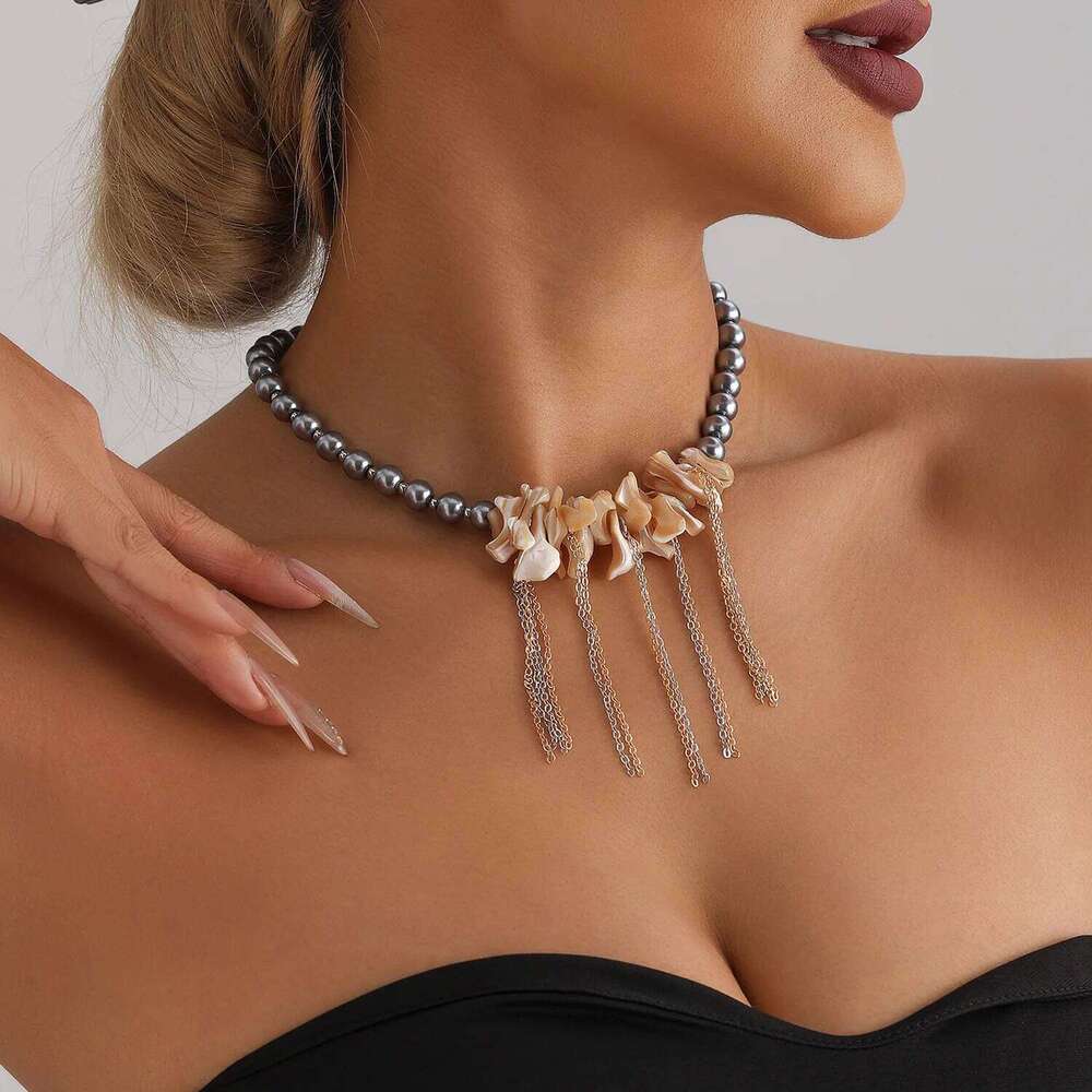 Irregular shell mixed with tassel collarbone chain ins light texture glass necklace H260312