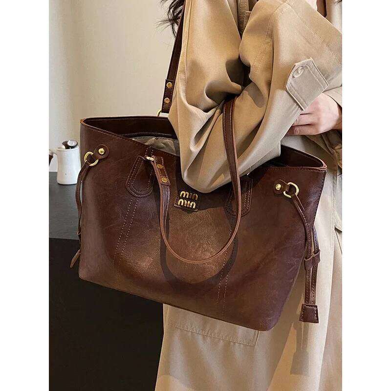 High Quality Light Luxury Simple Designer Retro Large Capacity Underarm Tote Bag Fashion Trend One Shoulder High Value Handbag XIU LAI SI