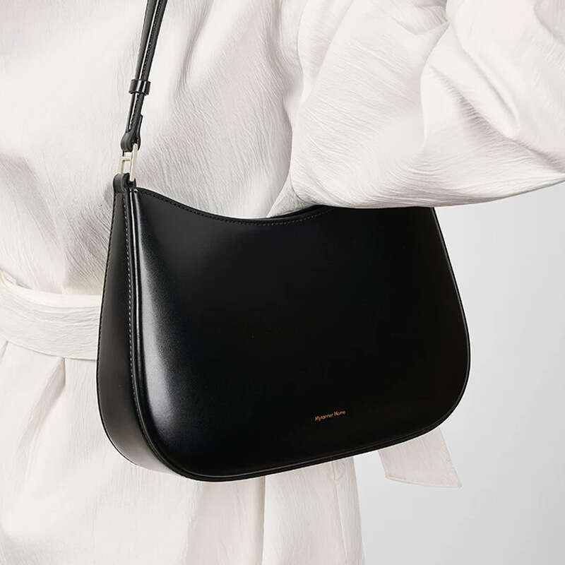 Luxury Shoulder Bags Totes Genuine Leather Underarm High End Cowhide Crescent Bag Large Capacity Commuter Handbag Niche Light Luxury Shoulder Baguette