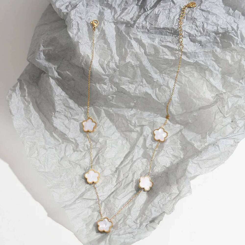 Five Flower Plant Stainless Steel Acrylic Hot Selling Pendant Necklace Creative Women's Fashion Cr Gift Simple H260312