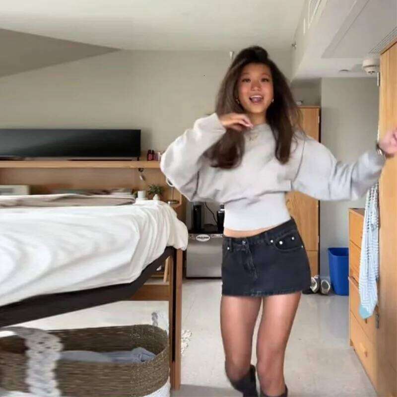 Chic Slim Fit Knit Pullover Sexy Solid High Waist Soft Sweater Low Neck Crop Sweatsuit 2025 New Lady Autumn Streetwears Z260313