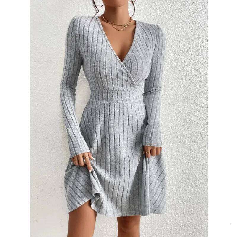Autumn/Winter 2024 Women Knit Slim Sexy Bodycon V-Neck Long Sleeve Solid Casual Midi Sweater Dress Robe Femme t Z260314