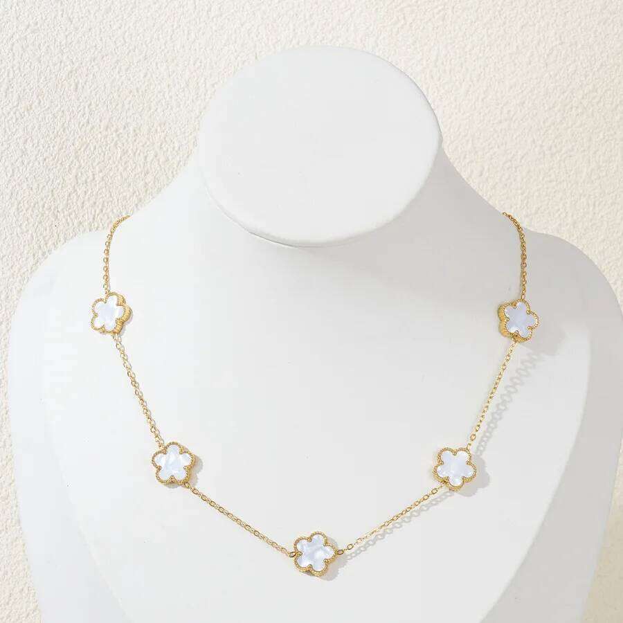 Trendy Lucky Cr Flower Stainless Steel Necklaces For Women Girl Romantic Plant Jewelry Party Birthday Daily Necklace H260312