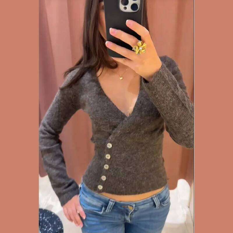 Elegant Trendy Short Knitted Cardigan V-neck Slim Fit Sexy Winter Innerwear Fashionable Temperament Knitwear Autumn Women's Top Z260314