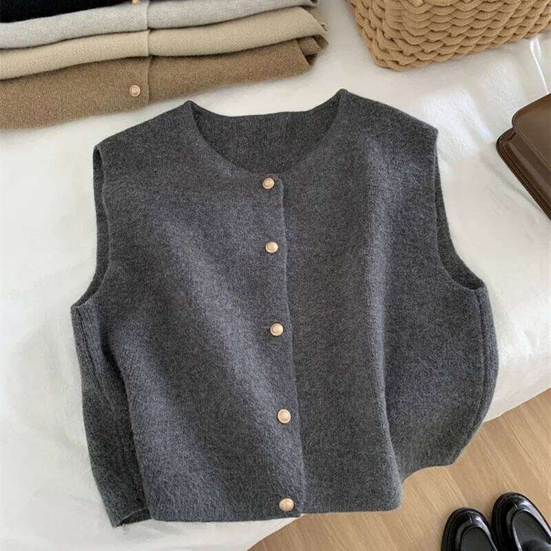 Fashion Gold Buttons Vest Fall Loose Women Knitted Sweater Causal O Neck Ladies Cardigan Tanks Autumn Solid Female Coats New Z260314