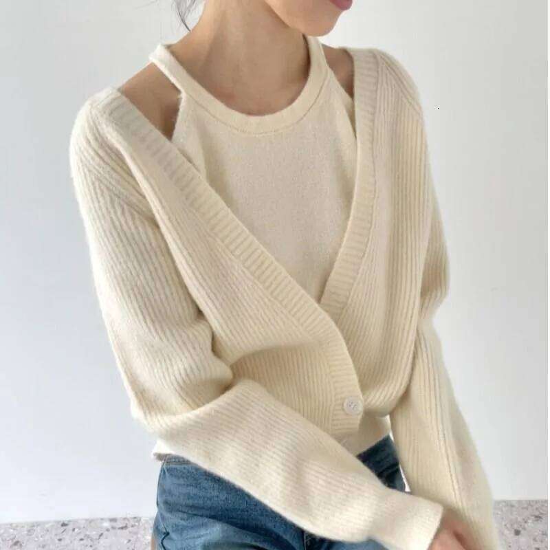 Korean Autumn and Winter New Style V-neck Sweater Cardigan Cashmere Knitted Vest Design Sense Two-piece Set Women's Top Jumper Z260313