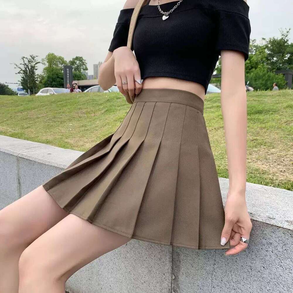 2025 pleated skirt for women in spring and autumn, winter, small checkered skirt, high waist, slimming effect, plus size Z260314