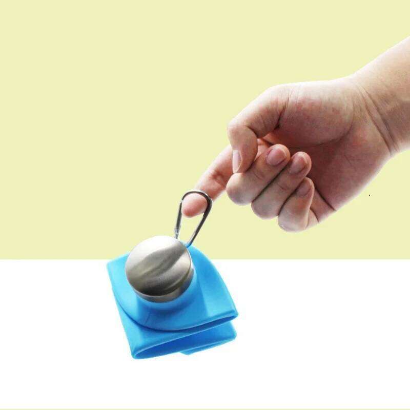 Silicone Anti-Fall Foldable Cup Outdoor Sports Portable Water Bottle Capacity 700 Ml With Mountaineering Buckle Z260313