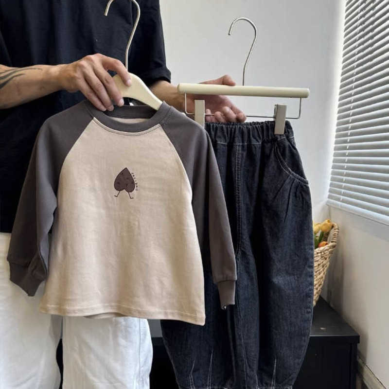 Tshirts New spring and autumn clothing for boys and girls stylish and fashionable tops childrens base shirts cartoon raglan longsleeve cotton Tshirts 