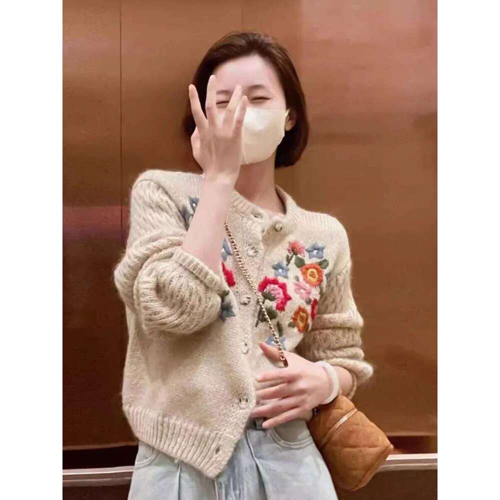 Exquisite Colorful Flower Embroidered Cardigan 2024 New Autumn Women's Round Neck Long Sleeve Knitted Sweater Chic Coat Z260314