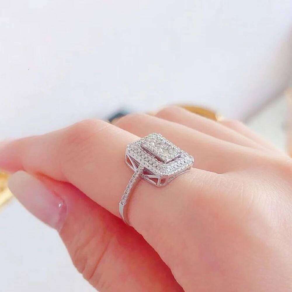 Huitan Sparkling Cubic Zirconia Rings for Women Trendy Square-shaped Wedding Bands Accessories High Quality 2022 Jewelry H260312