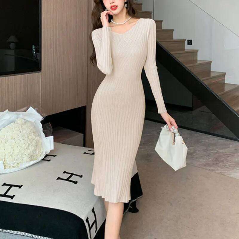 Korean Vintage Knitted Dresses Autumn Winter New V-Neck Long Sleeve Women's Clothing Slim Solid Color Elegant Bag Hip Midi Dress Z260313