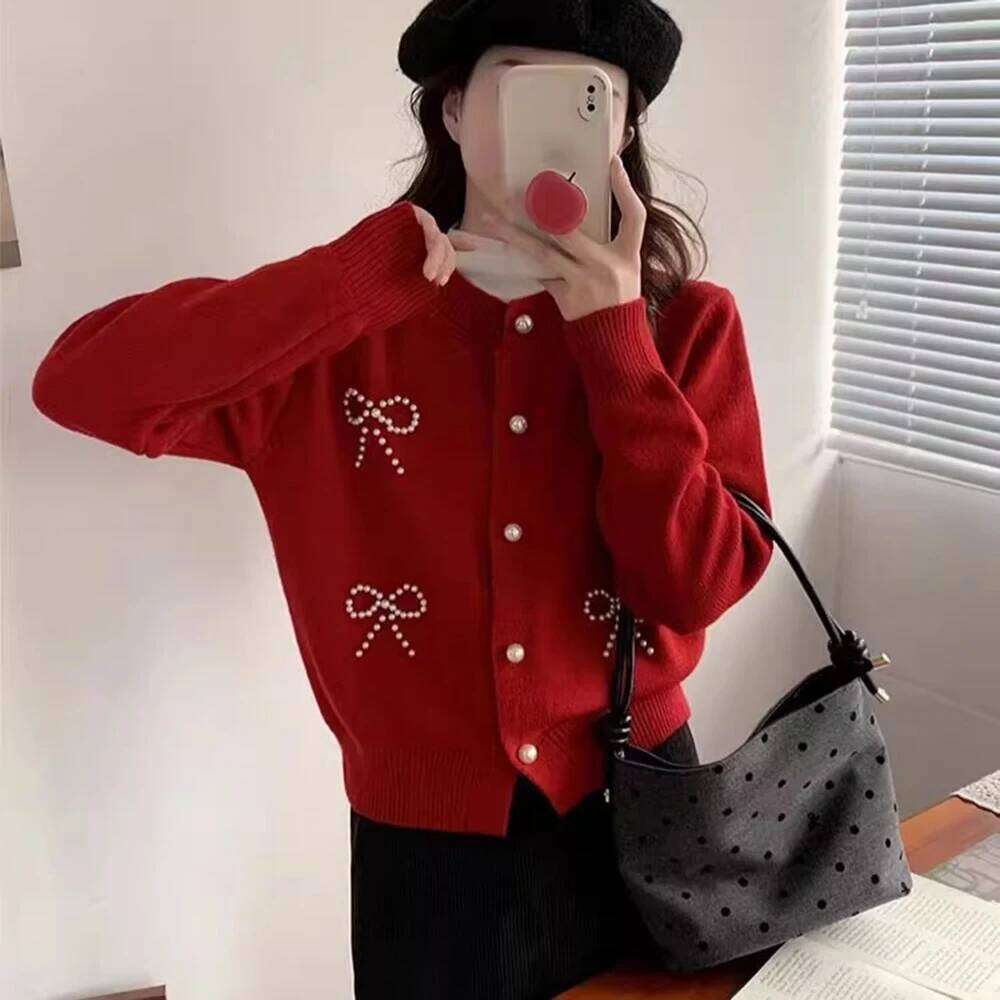 Sweet Pearl Bow Nail Bead Round Neck for Women Autumn Winter Look Thin Style Single Breasted Knitted Sweater Cardigan Z260313