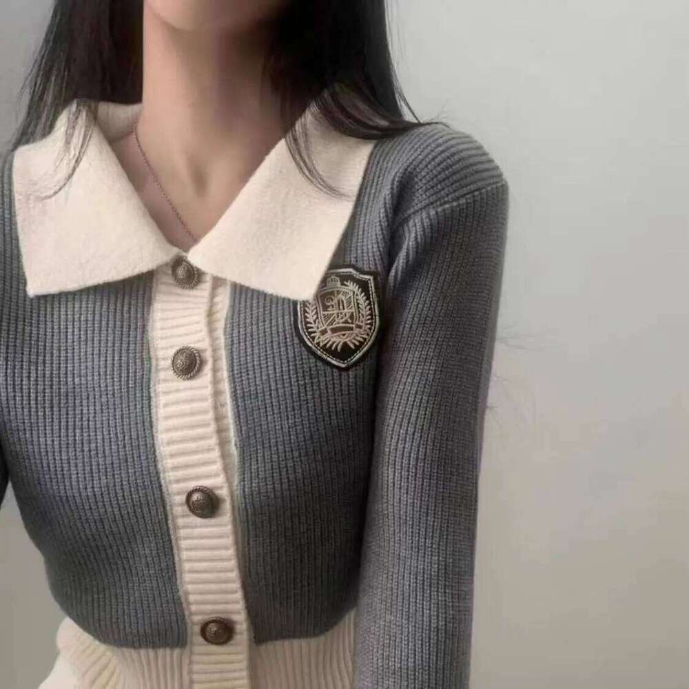 Street Badge Embroidered Cardigan Sweater High Quality Women Elegant V-neck Short Jacket Knitwear Coat Autumn Winter Retro Z260313