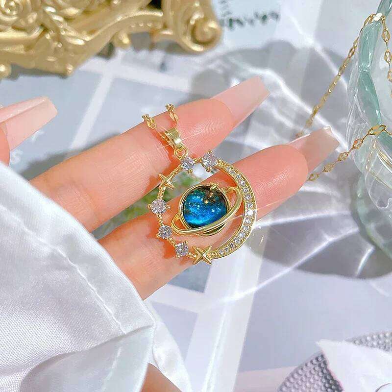 Exquisite Starry Sky Planet Light Temperament Necklace Star Moon Versatile Clavicle Chain Womens Christmas Jewelry Gift H260312