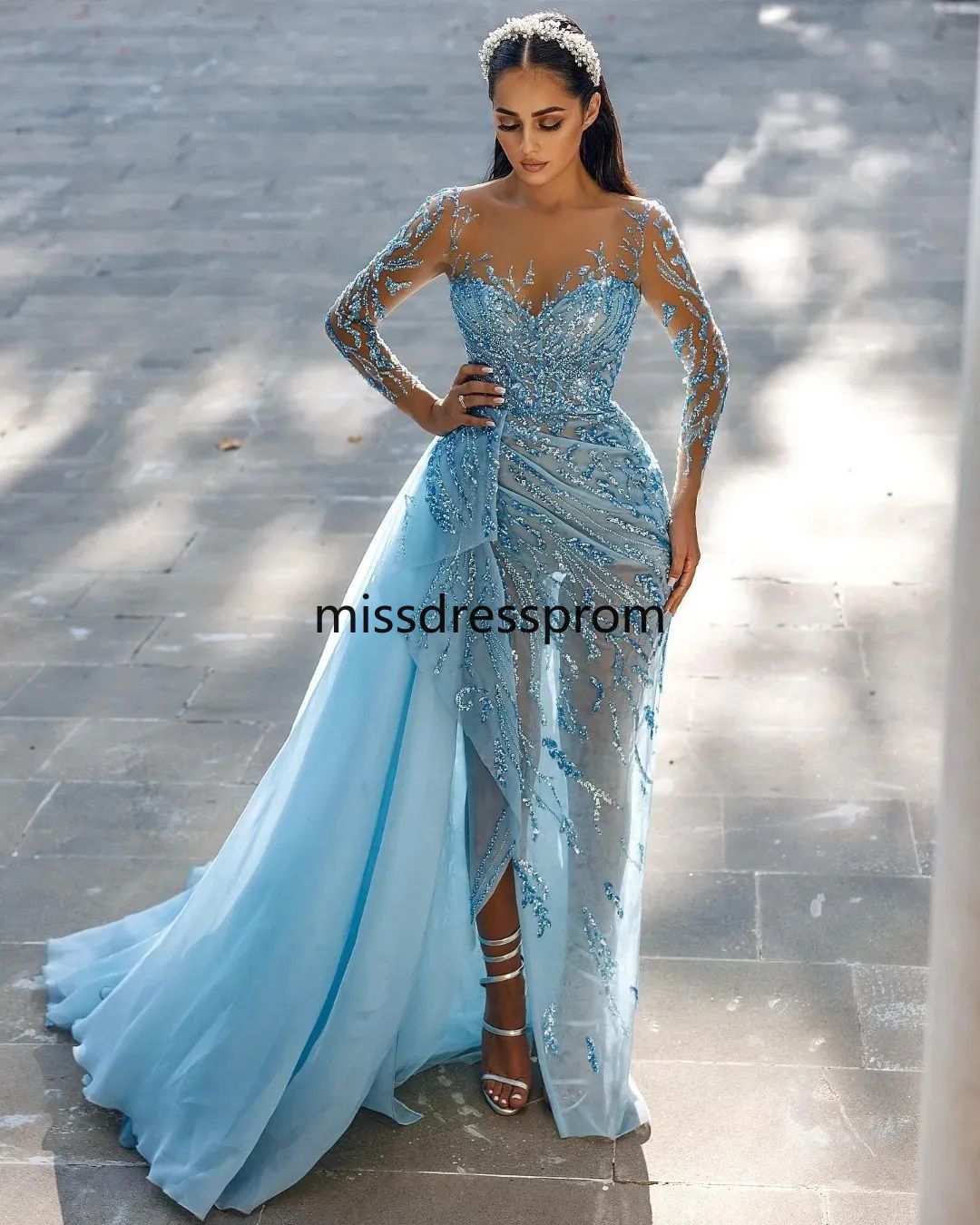 Sky Blue Beaded 2026 Prom Dresses Scoop Neck Long Sleeves Sequins Sweep Train Side Slit Custom Made Ruched Evening Party Gowns Vestidos Formal Ocn Wea