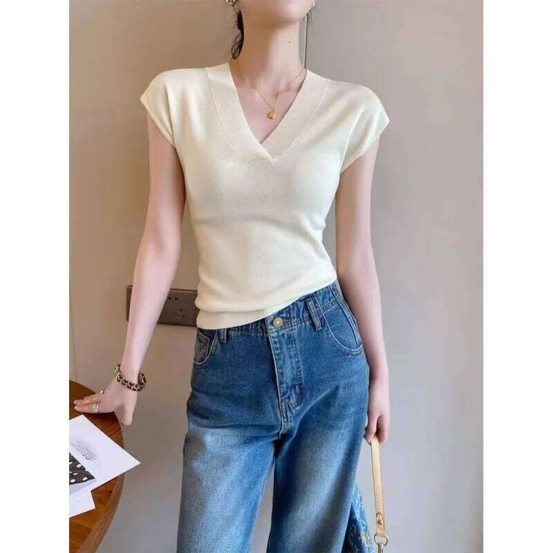Ice Silk Knitted Sweater Bottoming Shirt for Women Thin Summer New V-neck Fashion Temperament Short-sleeved Top Z260313