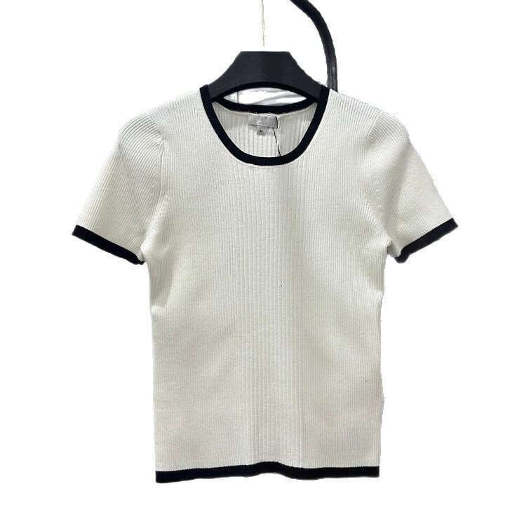 Xiaoxiangfeng style high-end women's clothing 2026 summer new item hollow short sleeved color blocked round neck c10 knitted contrast top