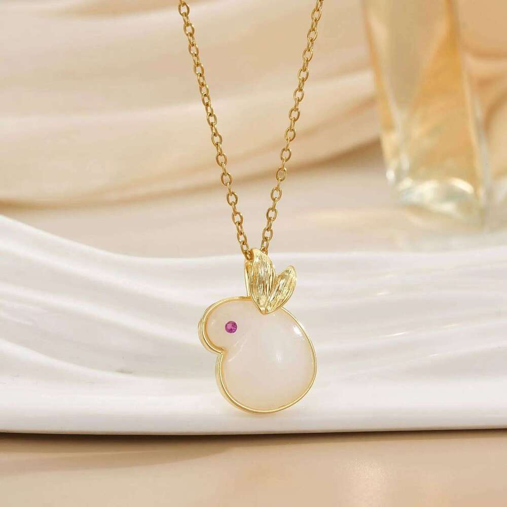 High-End Light Titanium Steel Necklace for Women, Niche Design, Trendy Pearl Clavicle Chain, Fashionable Versatile Accessory Wholesale H260312