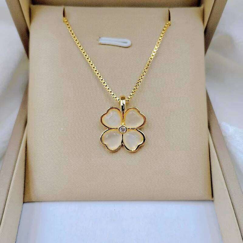 Exquisite Beautiful Flower Necklace Fashion Classic Geometric Niche Light Stainless Steel Clavicle Chain H260312