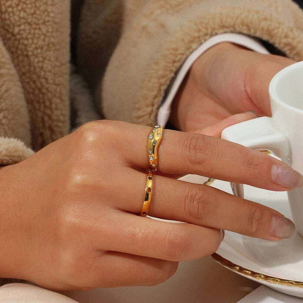 E.B.belle New In Stainless Steel Irregular Snake Shape Crystal Gold Plated Tarnish Free Jewelry Laides Elegant Ring H260312