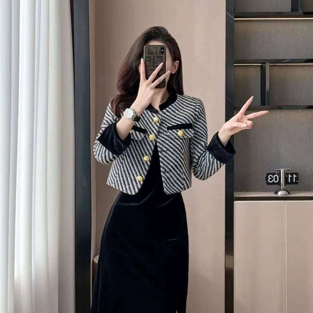 Women's 2025 Cardigan Sweaters Korean Fashion Button Down Crew Neck Open Front Long Sleeve Knit Cropped Clothing Jackets Z260314