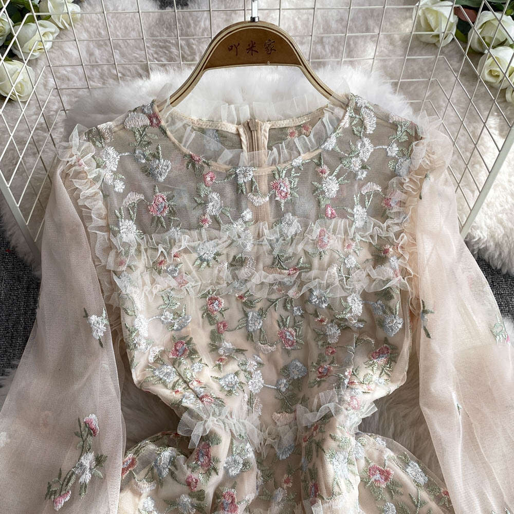 2026 Women's A13 Palace Style Dress High end Light Luxury Embroidered Mesh Long Dress French Puff Sleeve
