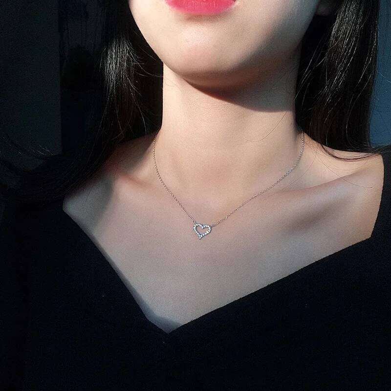Sparkling Heart-shaped Women Zircon Pendant Necklace Hollowed Heart Collarbone Chain Female Light Neck Jewelry Gifts H260312