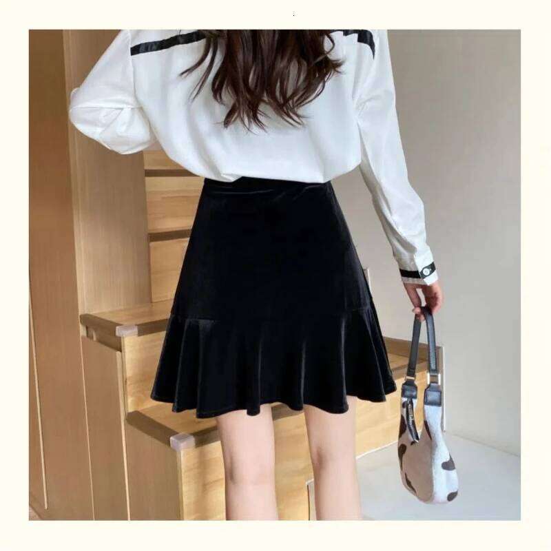 Harajuku Autumn Winter Golden Velvet Women's Solid Elastic High Waist Ruffles Pleated Fashion Slim A-line Fishtail Short Skirt Z260314