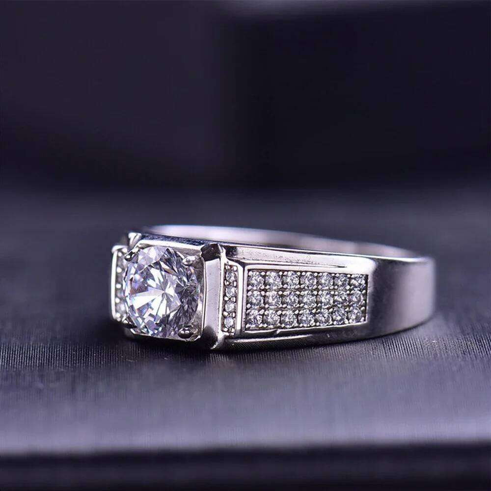 1CT Moissanite Men Ring Plated 18K Gold 925 Sterling Silver Sparkling Round Diamond Wedding Band Promise Rings Certified Jewelry H260312