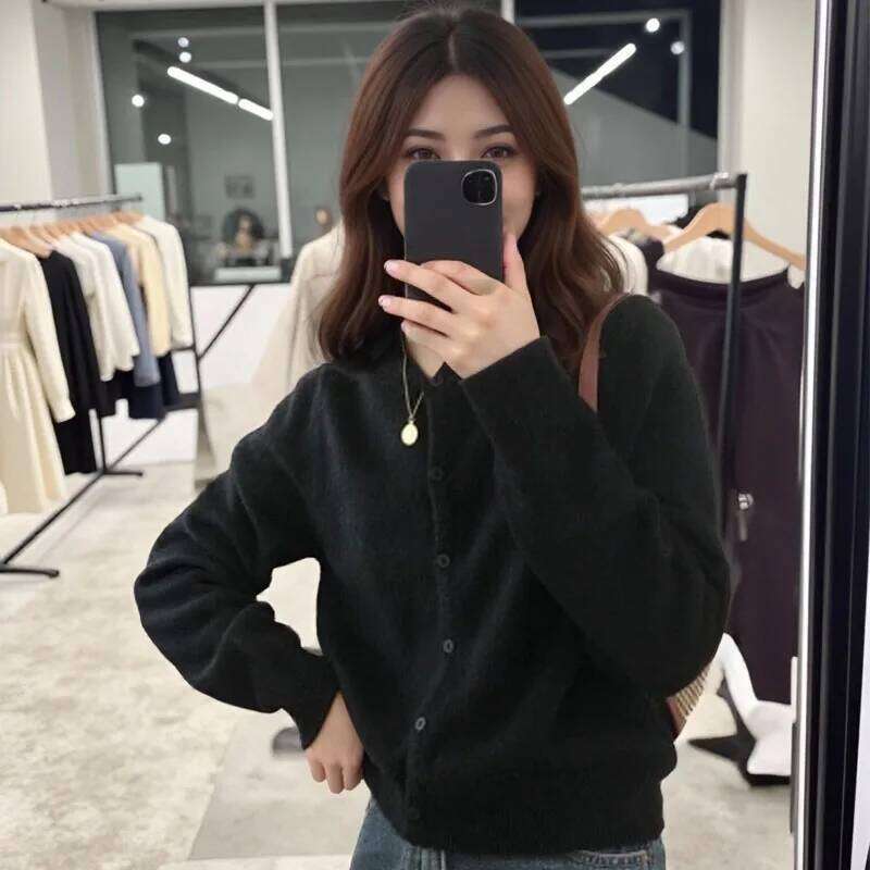 Round neck black temperament short knitted cardigan, loose outer sweater jacket for autumn and winter commuting women Z260313