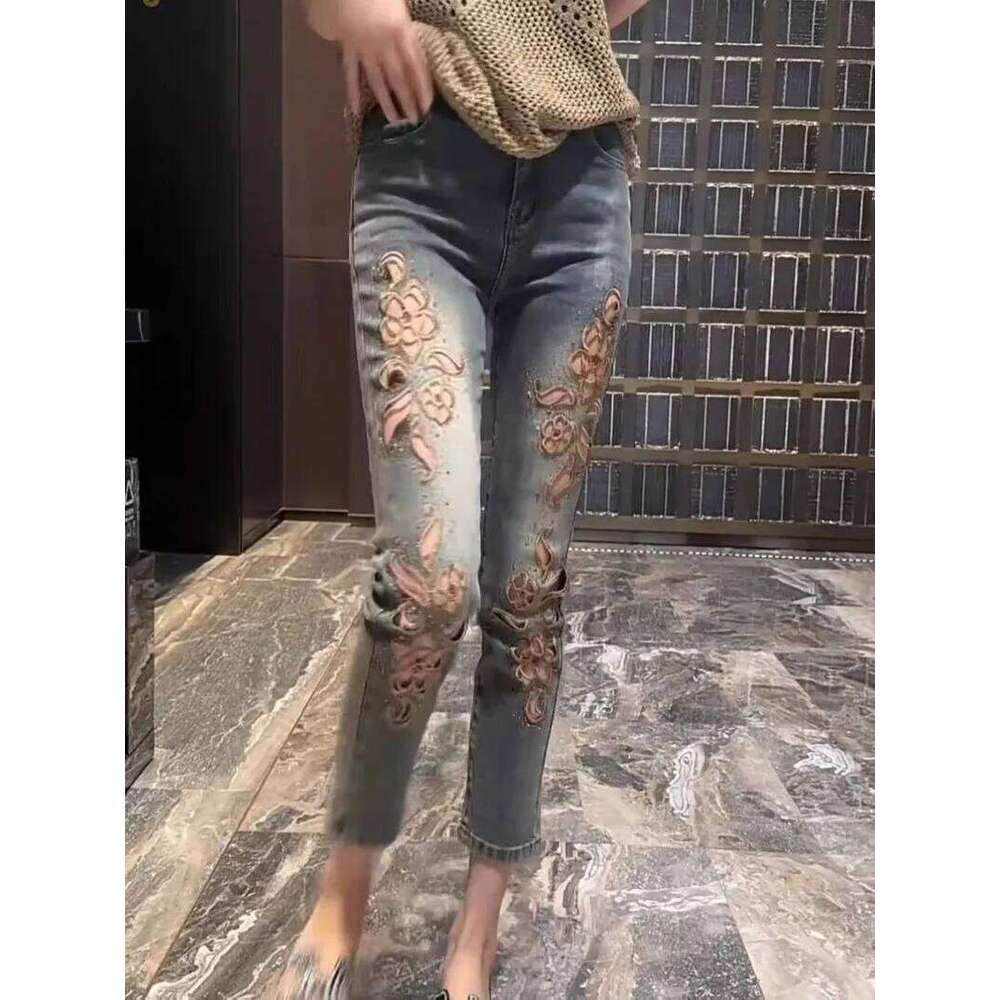 2025 Summer Woman New Heavy Industry Embroidery Hollow High Waist Jeans Women's Korean Versatile Fashion Eight-point Pipe Pants Z260313