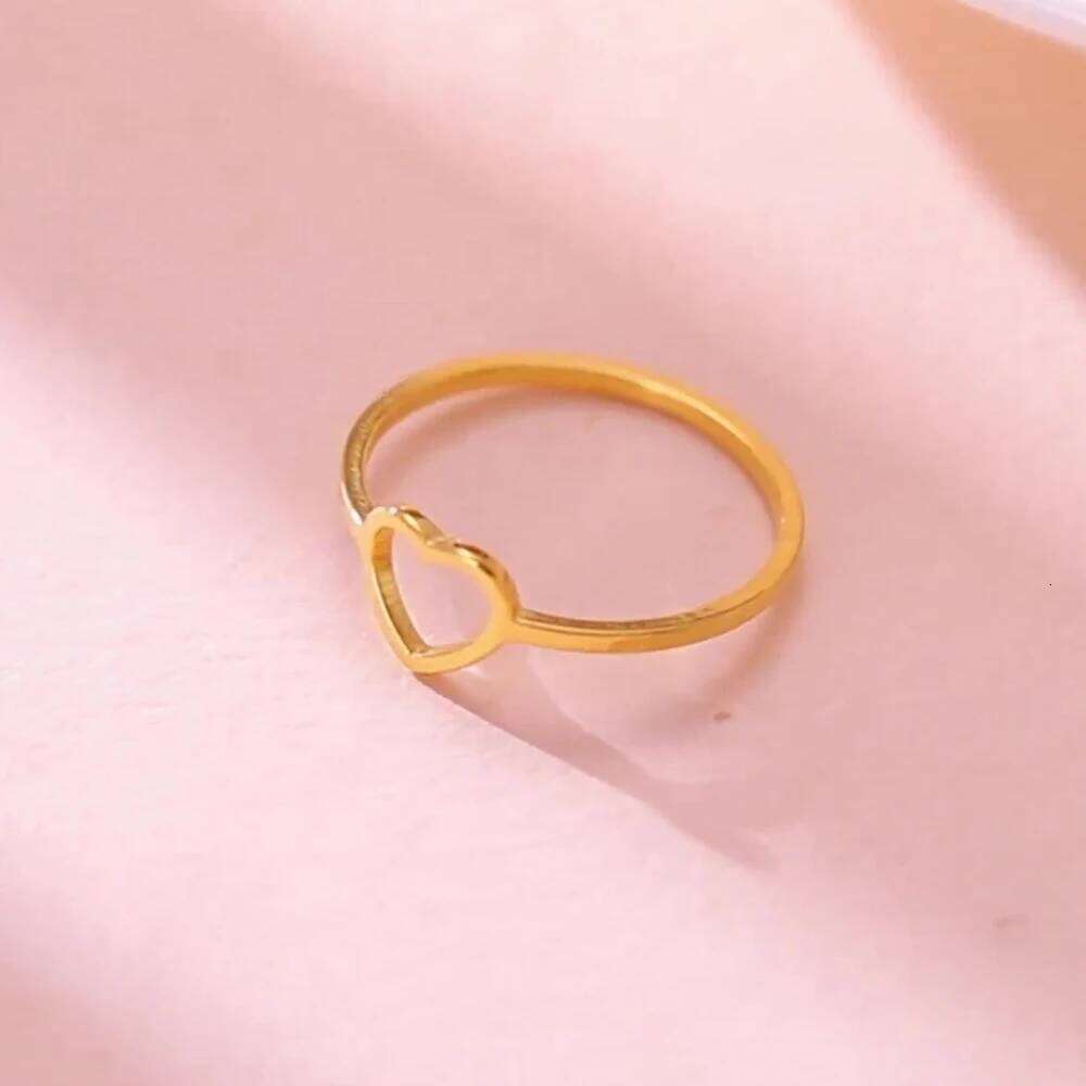 Skyrim New Simple Hollow Heart Rings for Women Stainless Steel Minimalist Finger Ring Jewelry Engagement Anniversary Gifts H260312