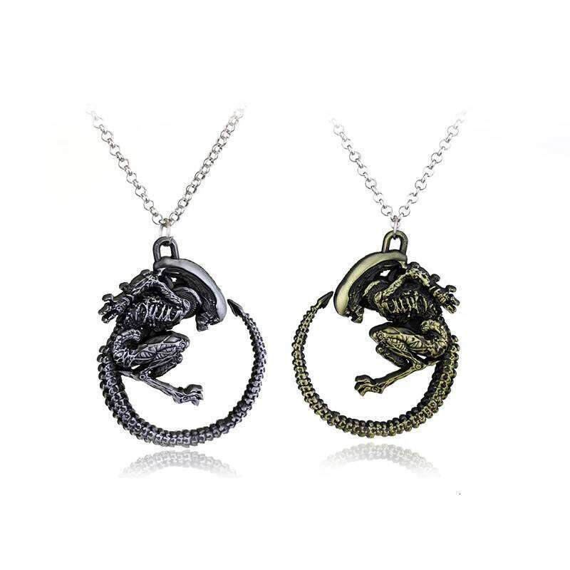 Movie Restore Scene Aliens Predator AVP Necklace Alien Queen Figure Cosplay Pendant Accessories Gift H260312