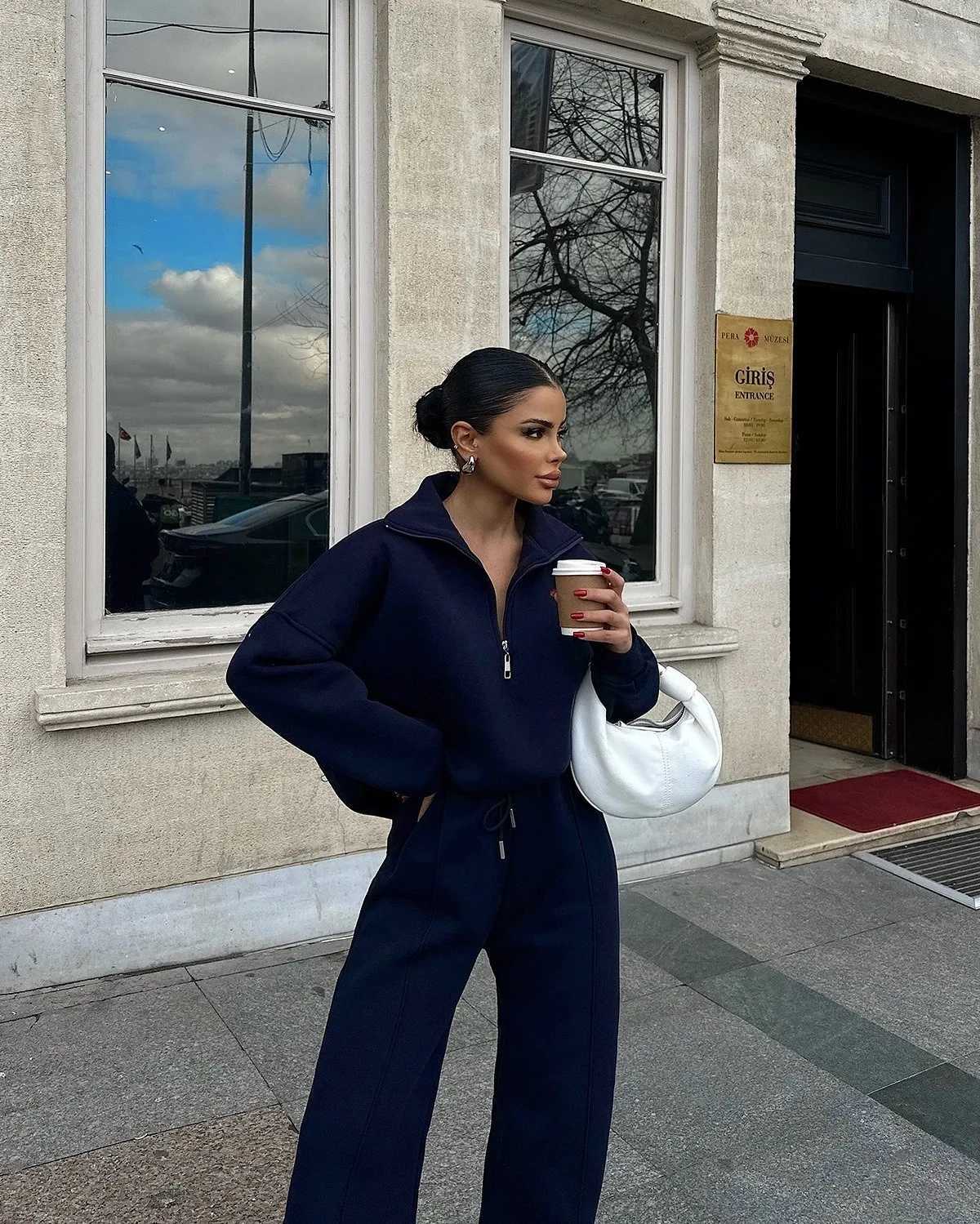 New casual and sporty two-piece set stand-up collar pullover long-sleeved sweatshirt wide-leg long pants for womens clothing M260313