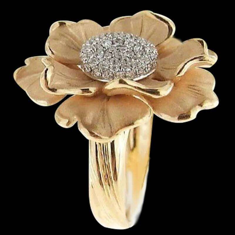2023 New European and American Luxury Yellow Romantic Promise Women's Zircon Flower Wedding Engagement Ring H260312