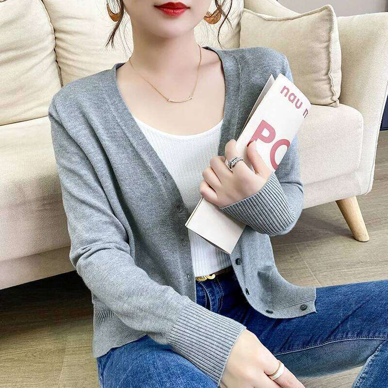 Autumn Winter Knitted Women's Thin Short Round Neck Sweater Loose V Long-sleeved Korean Temperament Cardigan Z260313