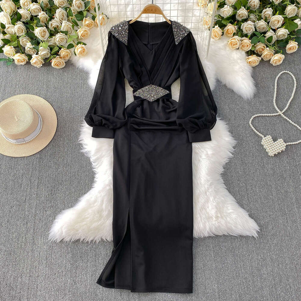 2026 new design light luxury V-neck elegant gemstone inlaid dress waist slimming lantern sleeves