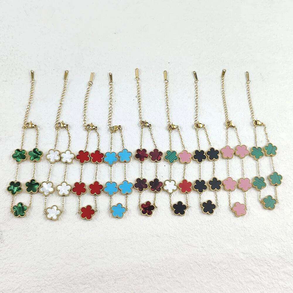 2025 new multi-color flower for women, gold-plated anti-allergic stainless steel handpiece, simple daily wear H260312