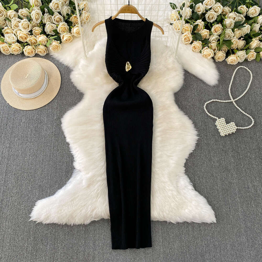 European and American sexy hollow out round neck sleeveless knitted dress elegant and slim fit with elasticity suitable for summer