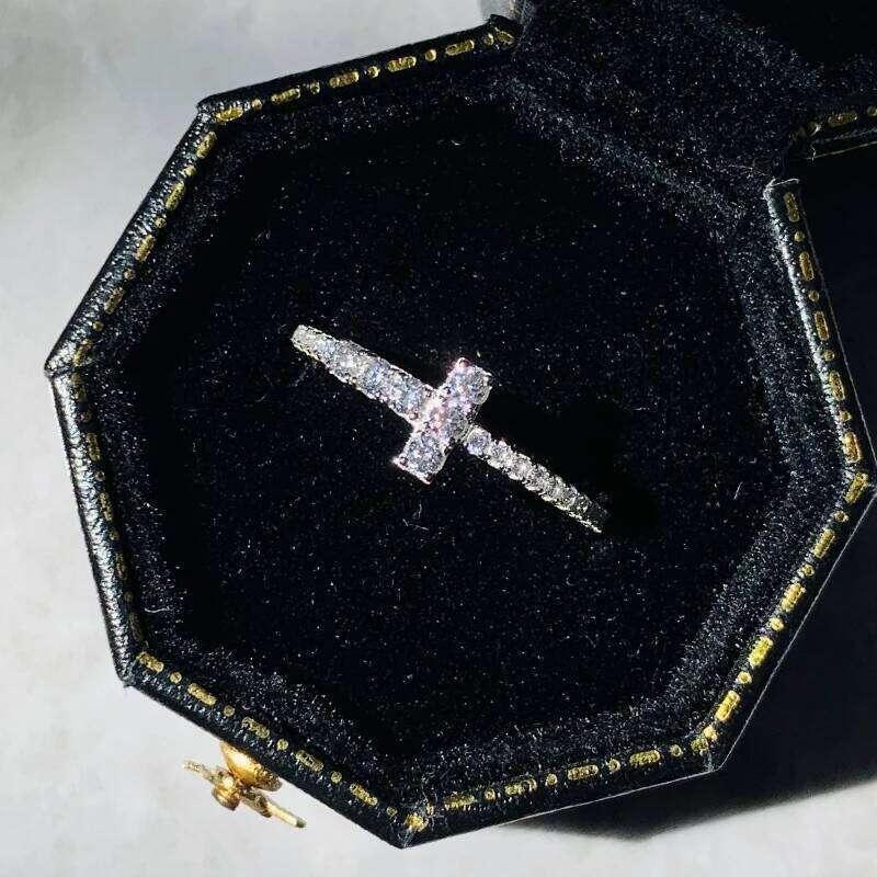 Huitan Simple Stylish Cross Design Women Rings Full Paved Crystal Cubic Zirconia Delicate Bridal Ring for Wedding Trendy Jewelry H260312