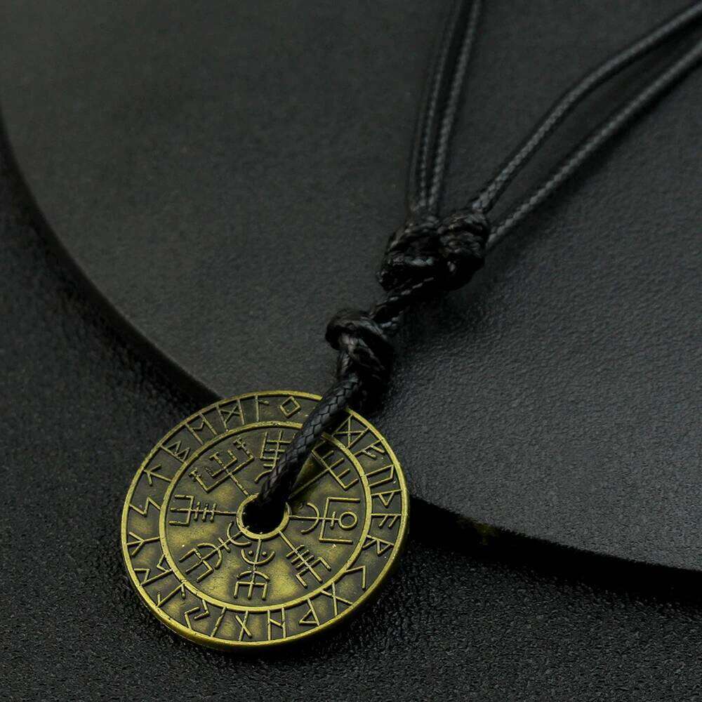 Vintage Viking Rune Compass Pendant High Quality Metal Pagan Amulet for Men Accessories Necklace H260312