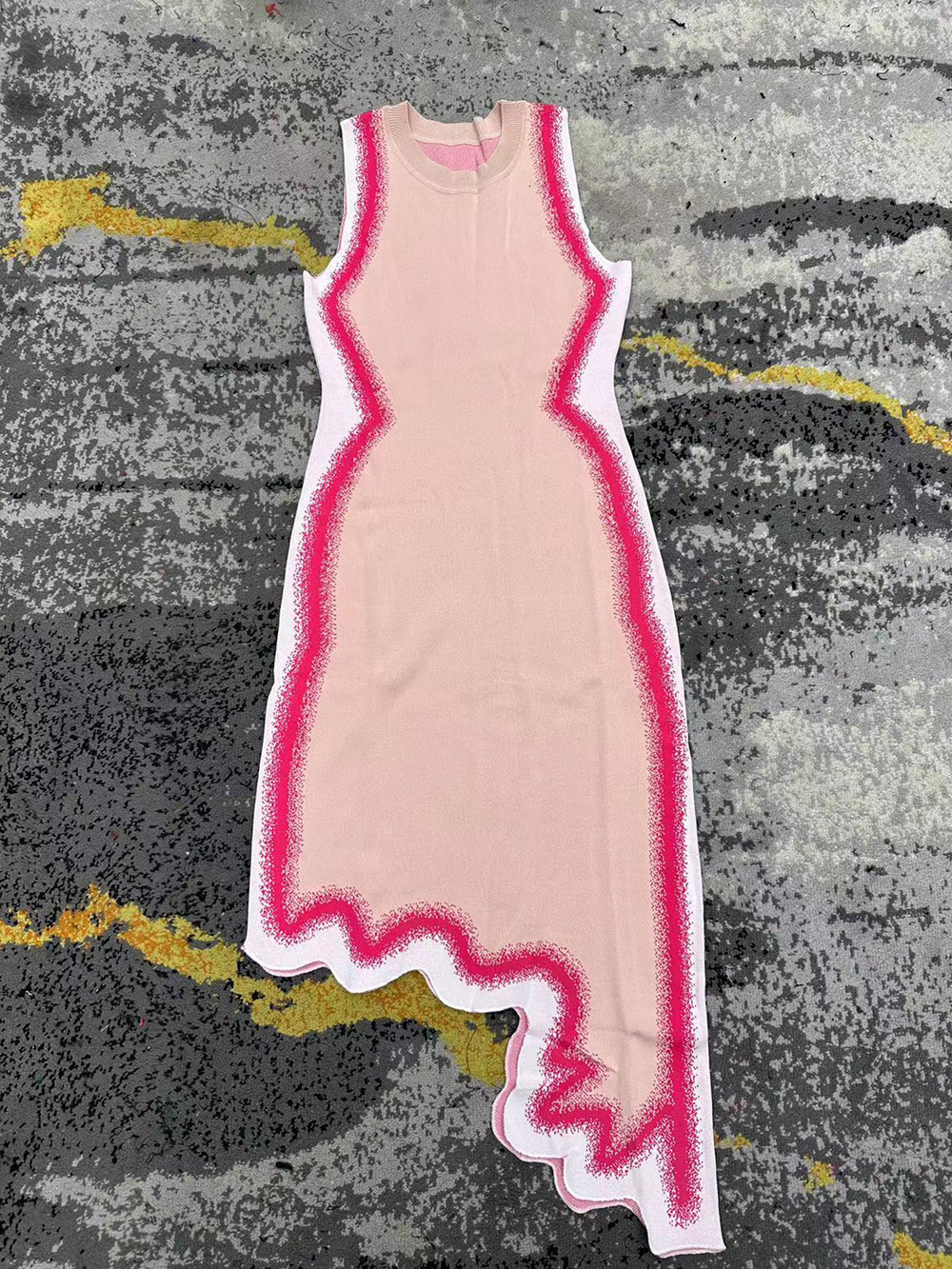 Fashion Contrasting Irregular Hem Slim Dress For Women Elegant Round Neck Sleeveless Midi Dresses Summer Lady High Street Robes 240802