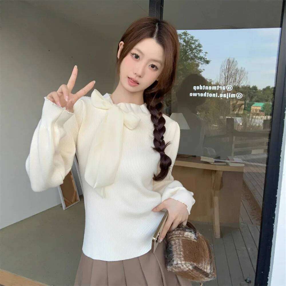 Gentle Style Design with Bow Tie Apricot Colored As The Base, Women's Thick and Slim Fit Inner Knit Sweater Top Z260313